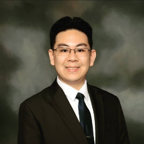 Dr. M Wong Headshot
