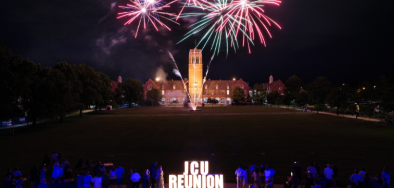 Fireworks Reunion Adlet